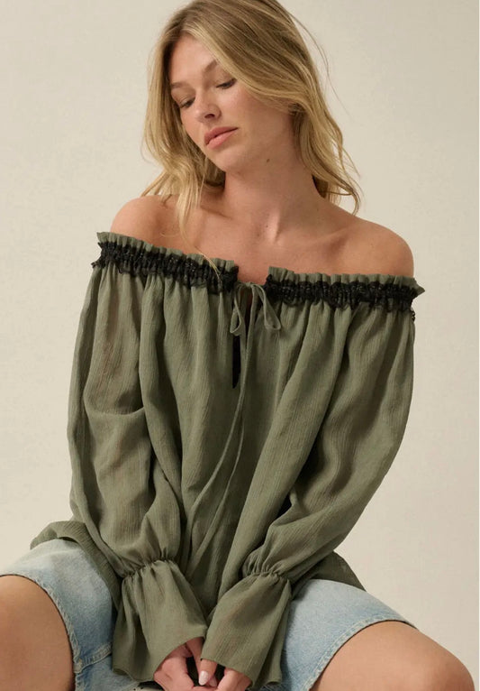 Davie Off the Shoulder