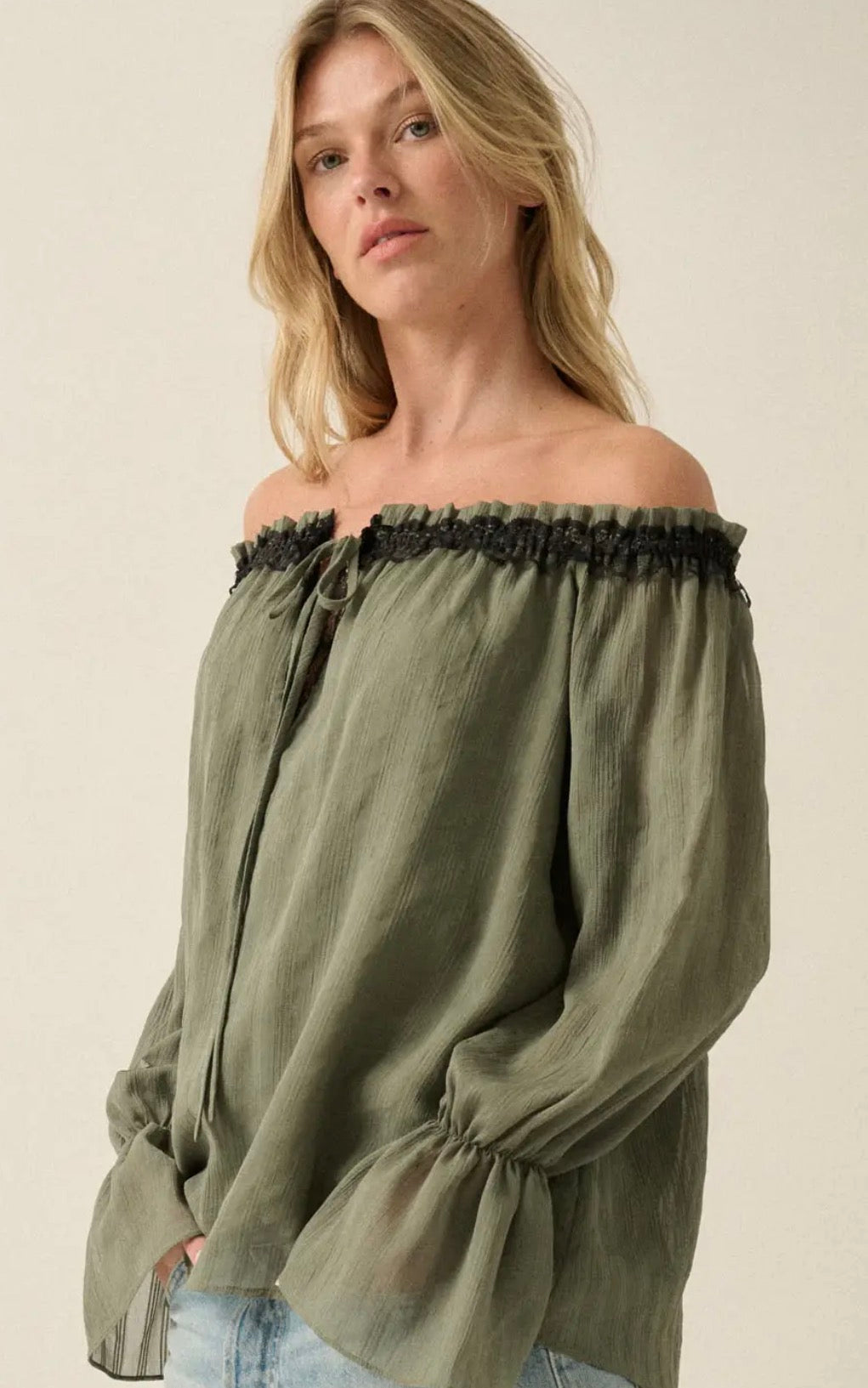 Davie Off the Shoulder