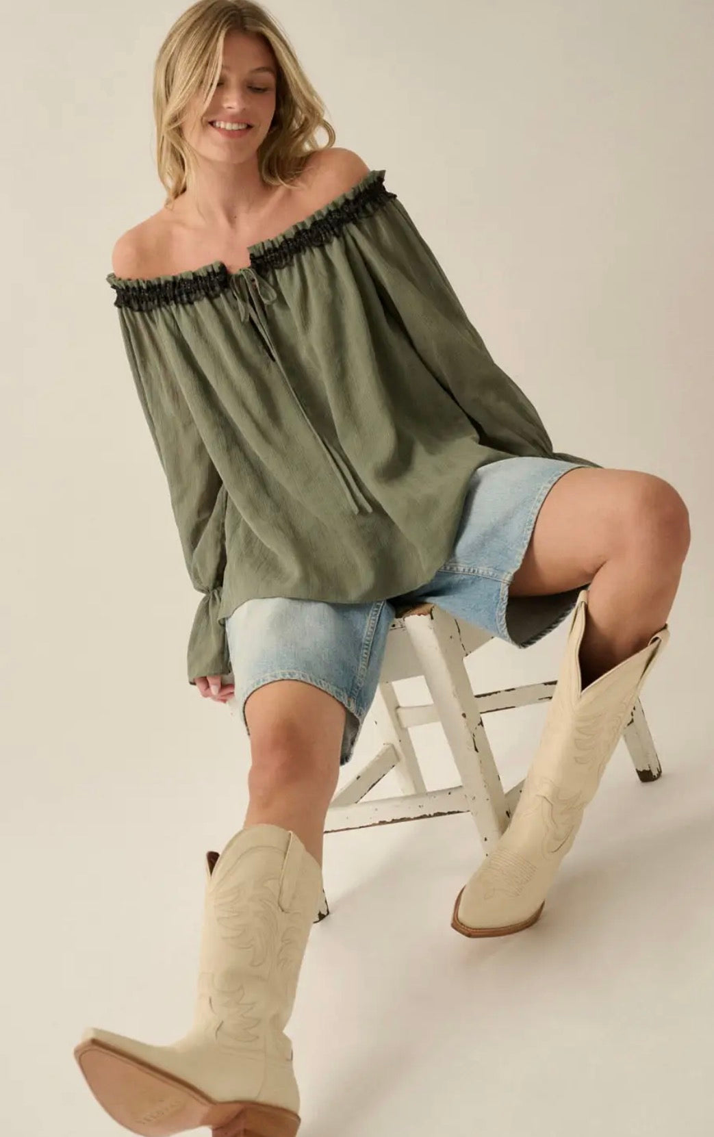 Davie Off the Shoulder